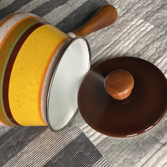 VINTAGE 70’S COLORFUL ENAMELED FONDUE POT - Picture 7 of 8
